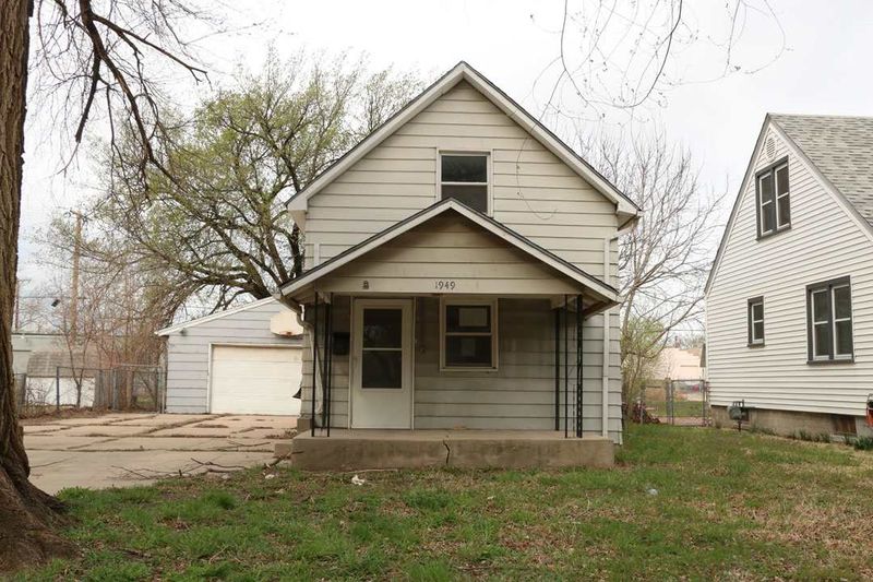 1949 S Mosley St, Wichita, KS 67211
