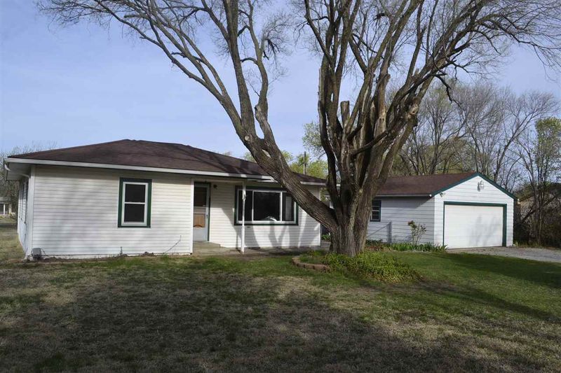 2235 S Crest, Wichita, KS 67207
