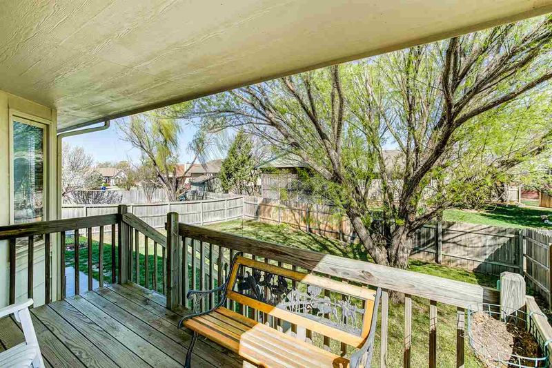 9310 E Pebblebrook St, Wichita, KS 67207