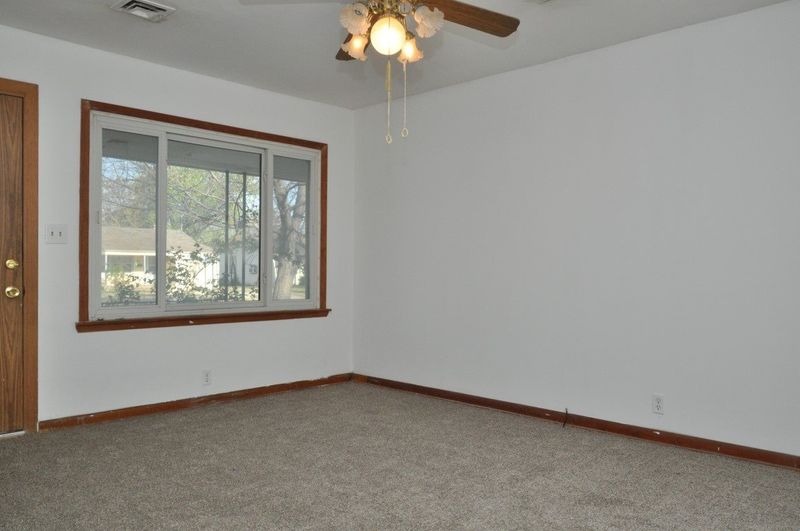 2126 Green Acres St, Wichita, KS 67218