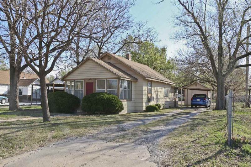 304 N Elder St, Wichita, KS 67212
