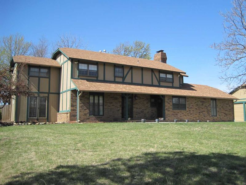 123 E Hamlin Rd, Andover, KS 67002