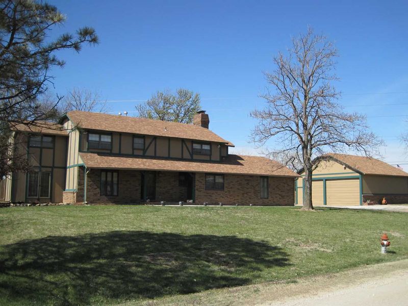 123 E Hamlin Rd, Andover, KS 67002
