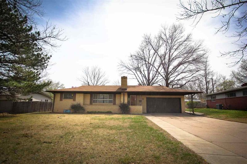 9811 Hardtner St, Wichita, KS 67212