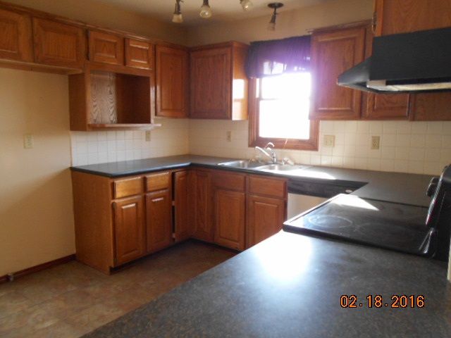 1207 N Ridgecrest, Derby, KS 67037