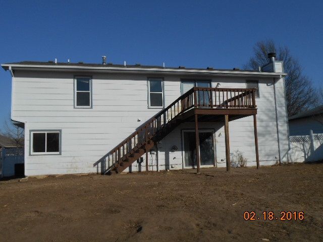 1207 N Ridgecrest, Derby, KS 67037