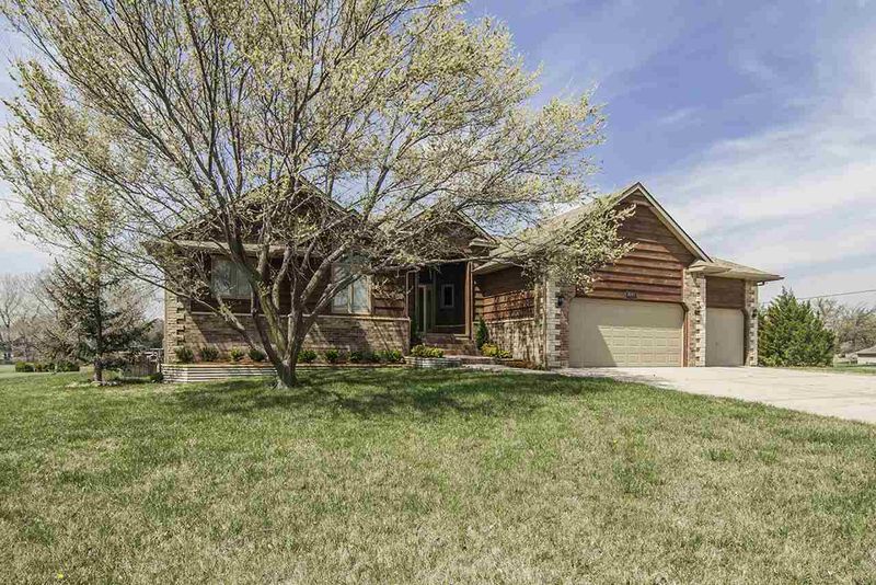 1607 S Lantern Lane Ct, Andover, KS 67002