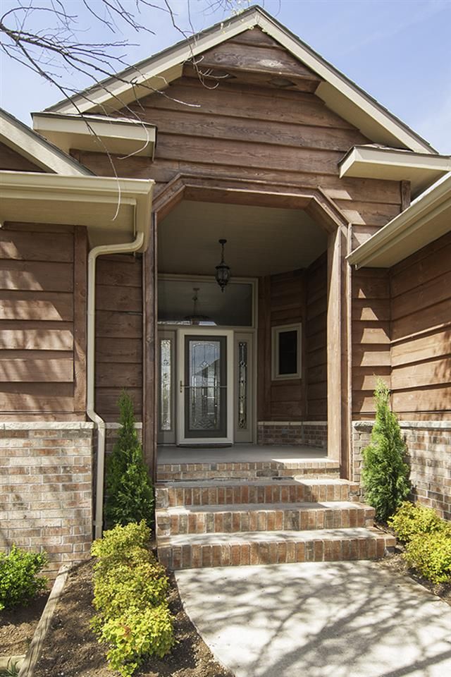 1607 S Lantern Lane Ct, Andover, KS 67002