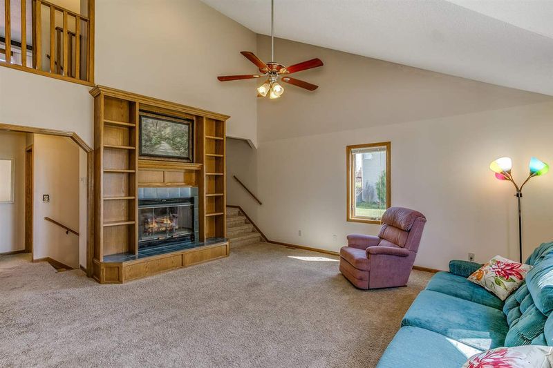 700 E Valley Park Dr, Valley Center, KS 67147