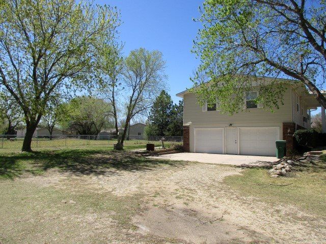 1001 E Douglas, Andover, KS 67002