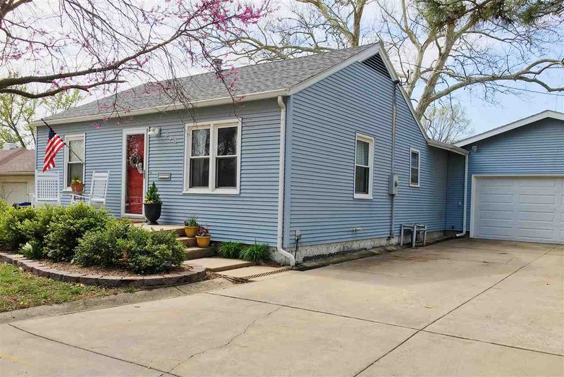 615 Allison St, Newton, KS 67114