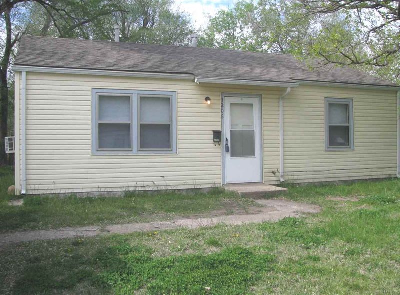 3206 E Oaklawn, Wichita, KS 67216