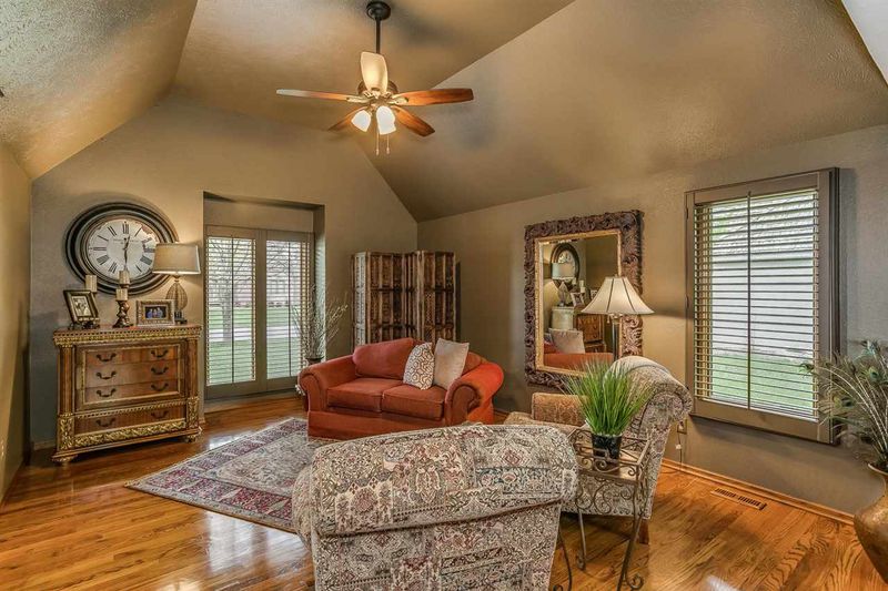 8831 E Shadowridge St, Wichita, KS 67226