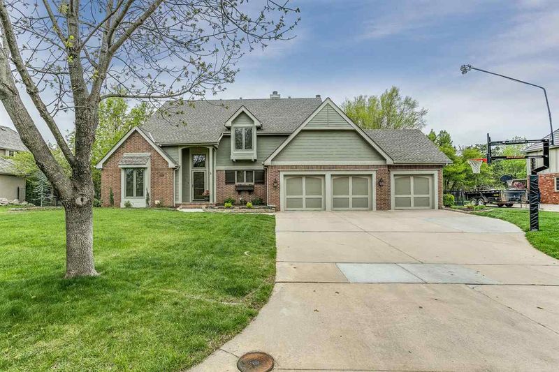 8831 E Shadowridge St, Wichita, KS 67226