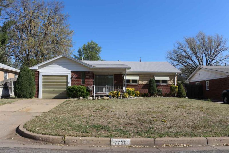7720 E Watson Ln, Wichita, KS 67207