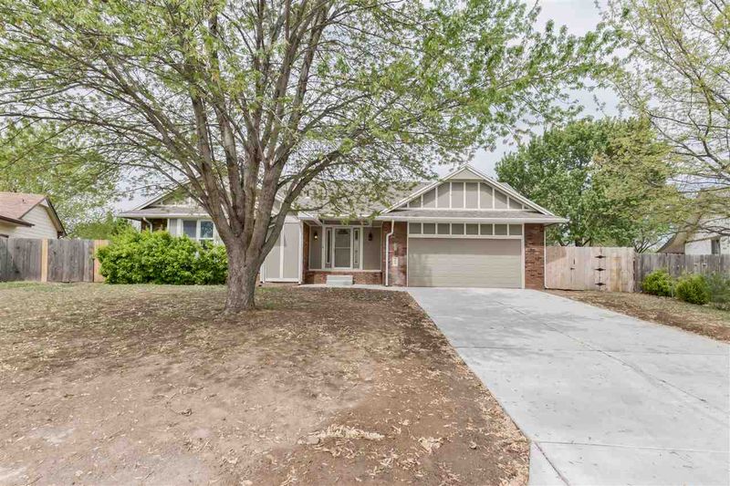 2025 N Burning Tree Rd, Derby, KS 67037