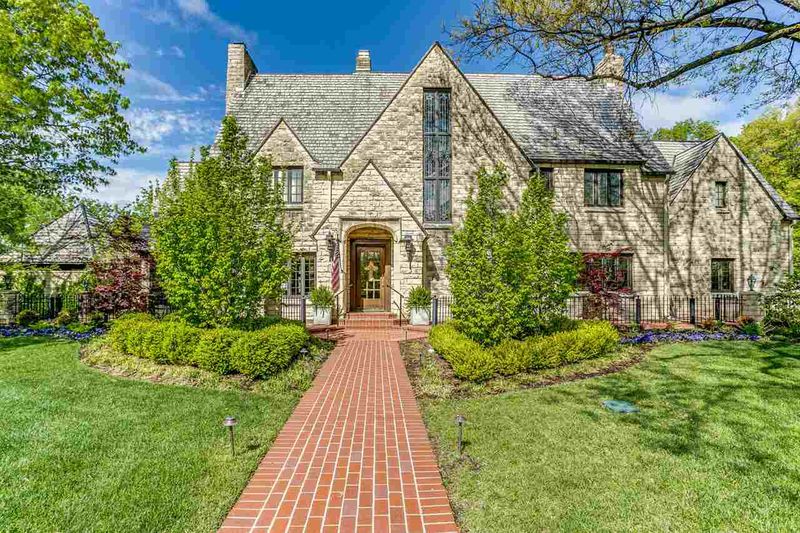 7 Hampton, Eastborough, KS 67026