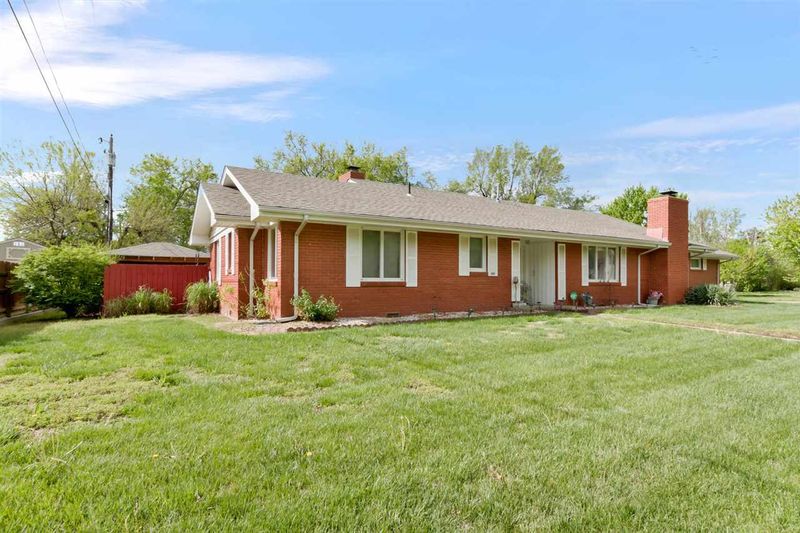 301 E 2nd, Goddard, KS 67052