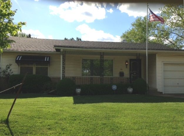 701 S Courtleigh Dr, Wichita, KS 67218