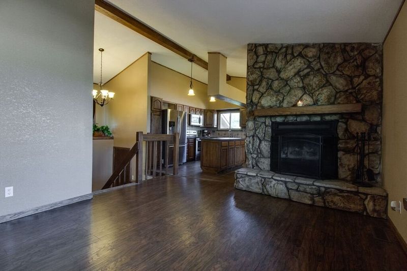 225 Swanee Dr, Goddard, KS 67052