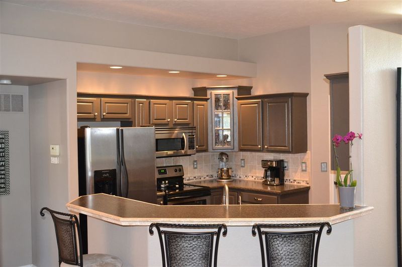 841 Surrey Ln, Maize, KS 67101