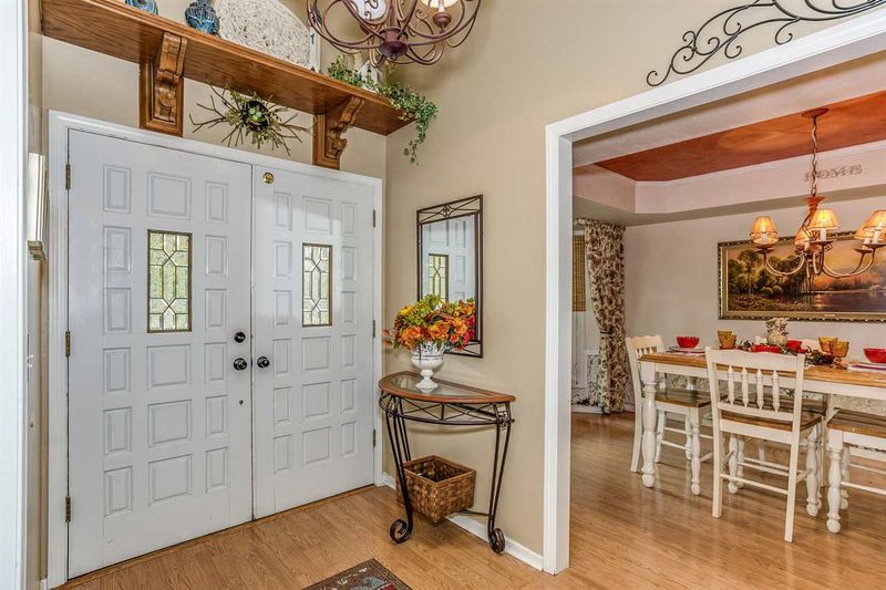 1106 E Partridge Cir, Derby, KS 67037