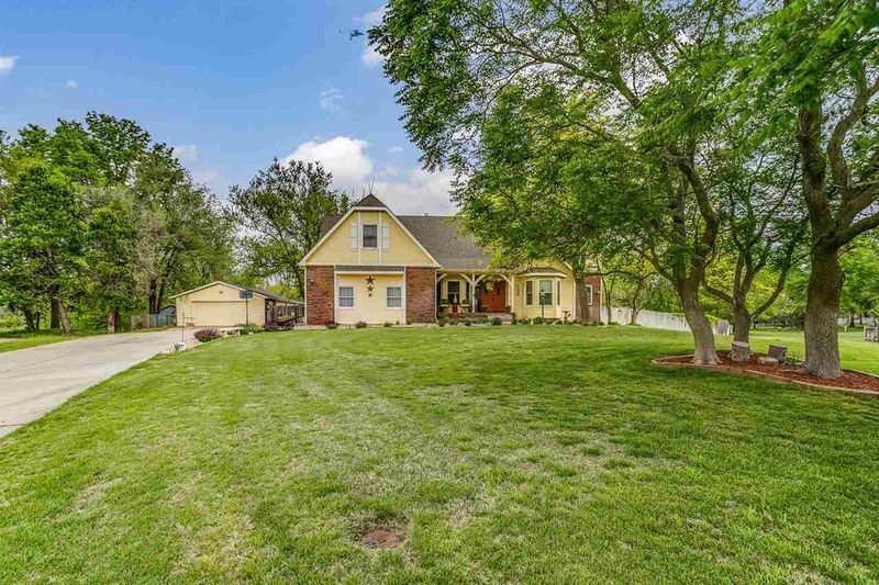 1106 E Partridge Cir, Derby, KS 67037