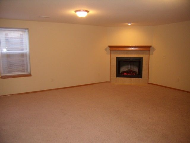 425 E Stone Path St, Derby, KS 67037