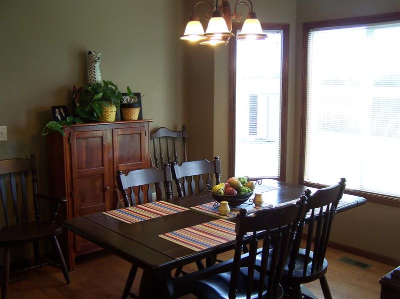 920 Split Oak Dr, Newton, KS 67114