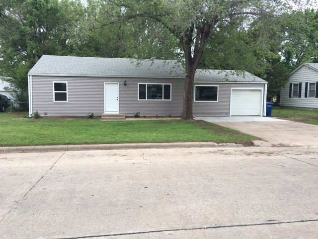 1717 N Dearborn St, Augusta, KS 67010
