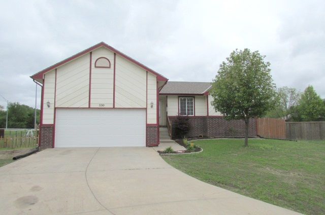 530 Olive Ct, Mulvane, KS 67110