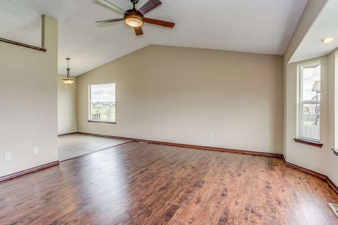 1079 Splitwood Way Ct, Derby, KS 67037