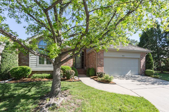 8926 E Bradford Ct, Wichita, KS 67206