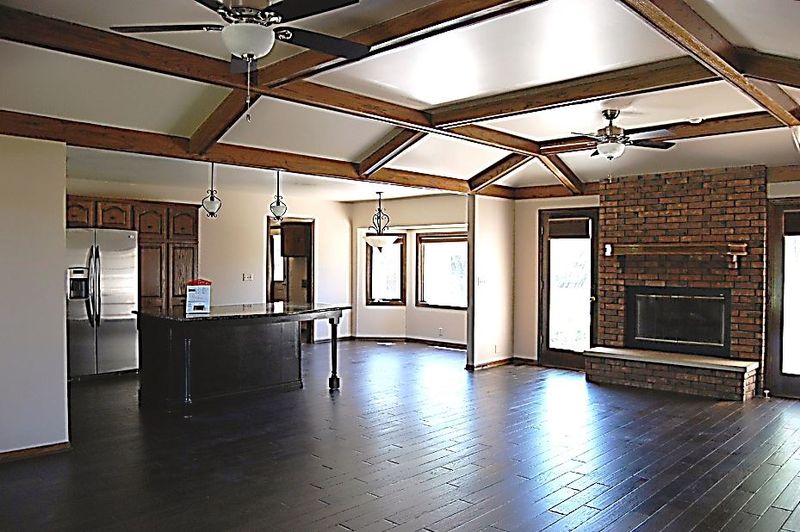 14401 E Willowbend Cir, Wichita, KS 67230
