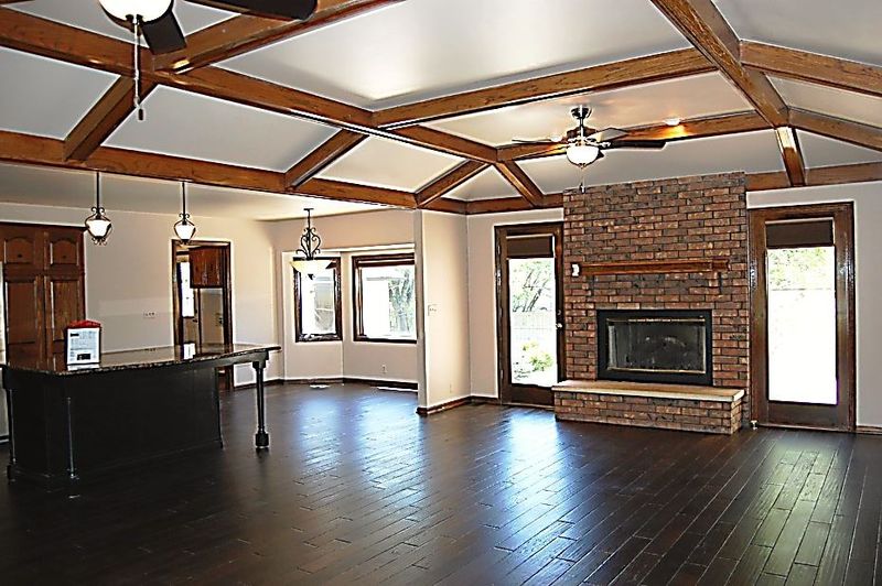 14401 E Willowbend Cir, Wichita, KS 67230
