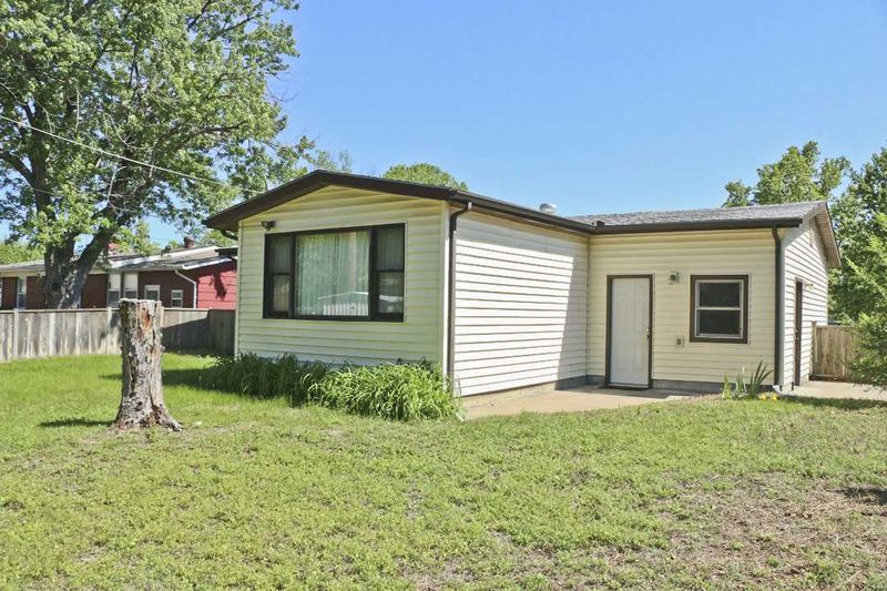 1220 E El Monte, Wichita, KS 67216
