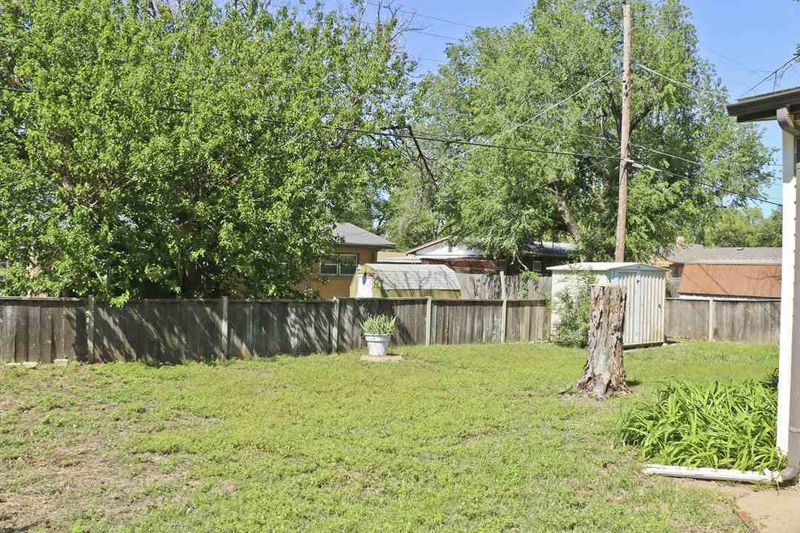 1220 E El Monte, Wichita, KS 67216