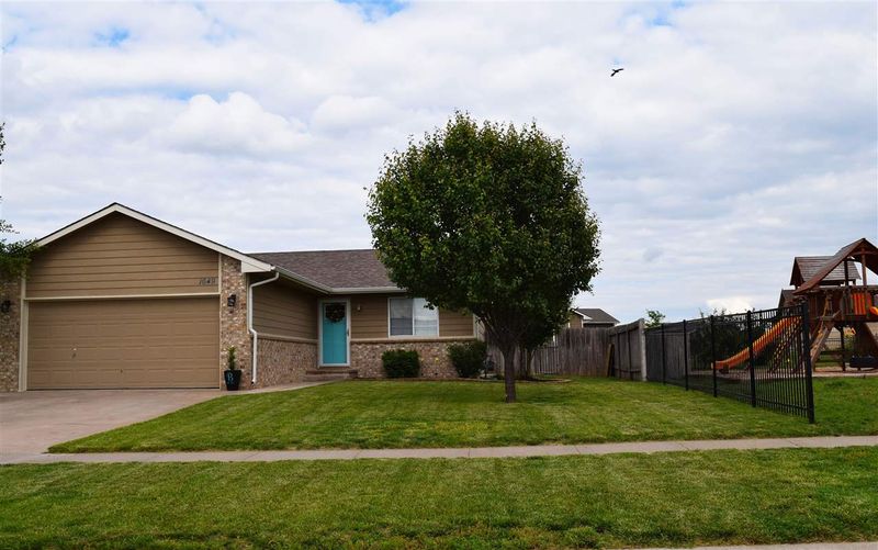 1649 E Winterset St, Goddard, KS 67052