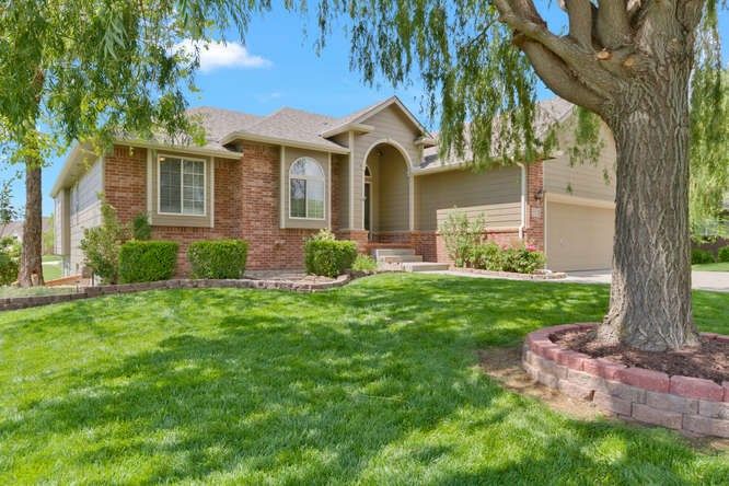 515 E Aspen Creek Ct, Andover, KS 67002