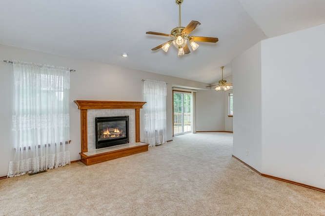 210 E Lockridge St, Mulvane, KS 67110