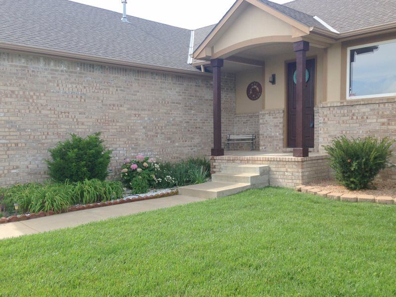 14022 E 24th St, Wichita, KS 67228