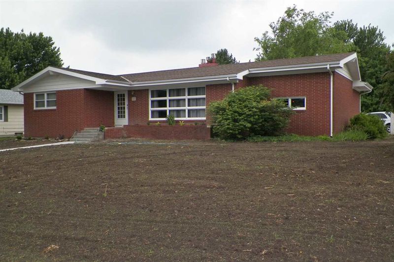 1513 Berry Ave, Newton, KS 67114