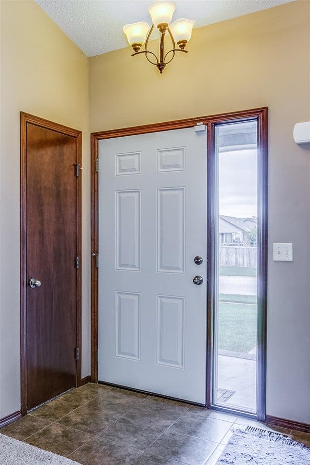 12606 E Mainsgate, Wichita, KS 67226