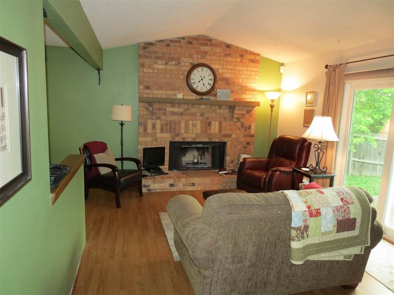 10018 E Lockmoor St, Wichita, KS 67207