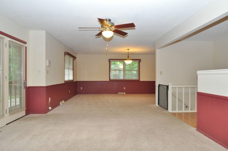 613 N Brook Forest Rd, Derby, KS 67037