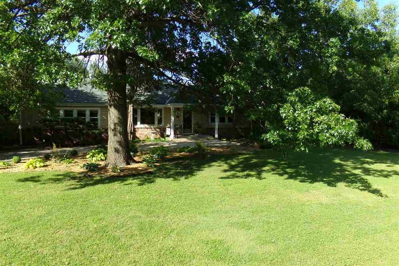 8 E Plum Ln, Wichita, KS 67206