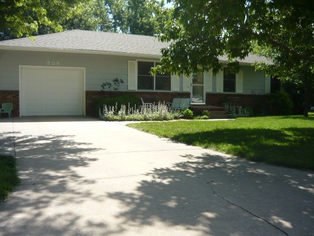 208 S Erb, Hesston, KS 67062