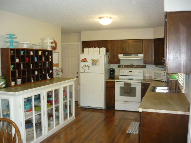 208 S Erb, Hesston, KS 67062