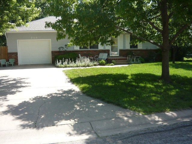 208 S Erb, Hesston, KS 67062