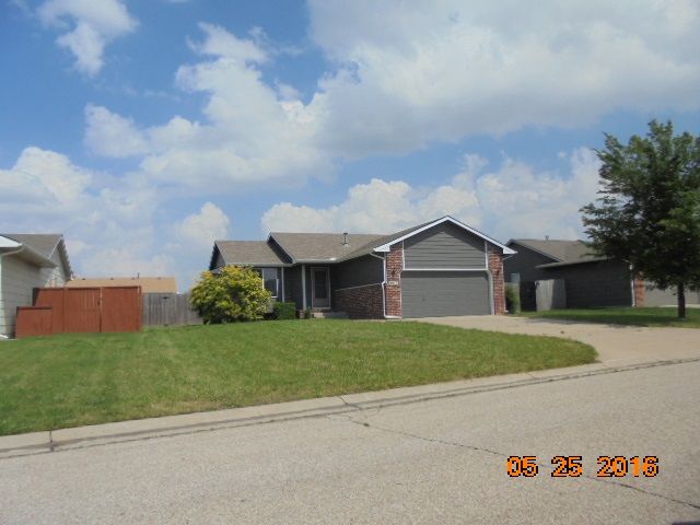 1617 E Winterset Cir, Goddard, KS 67052